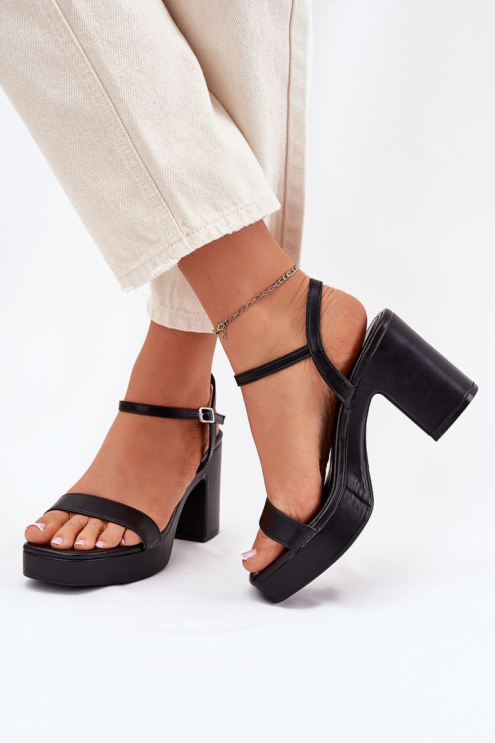 Sandali con tacco model 214093 Step in style