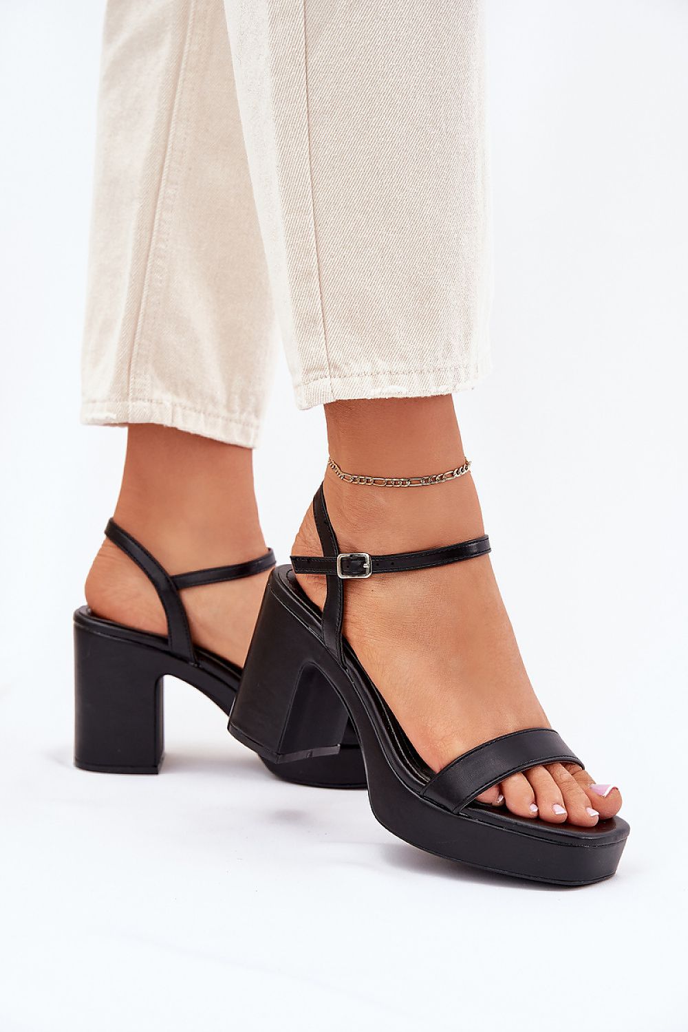 Sandali con tacco model 214093 Step in style