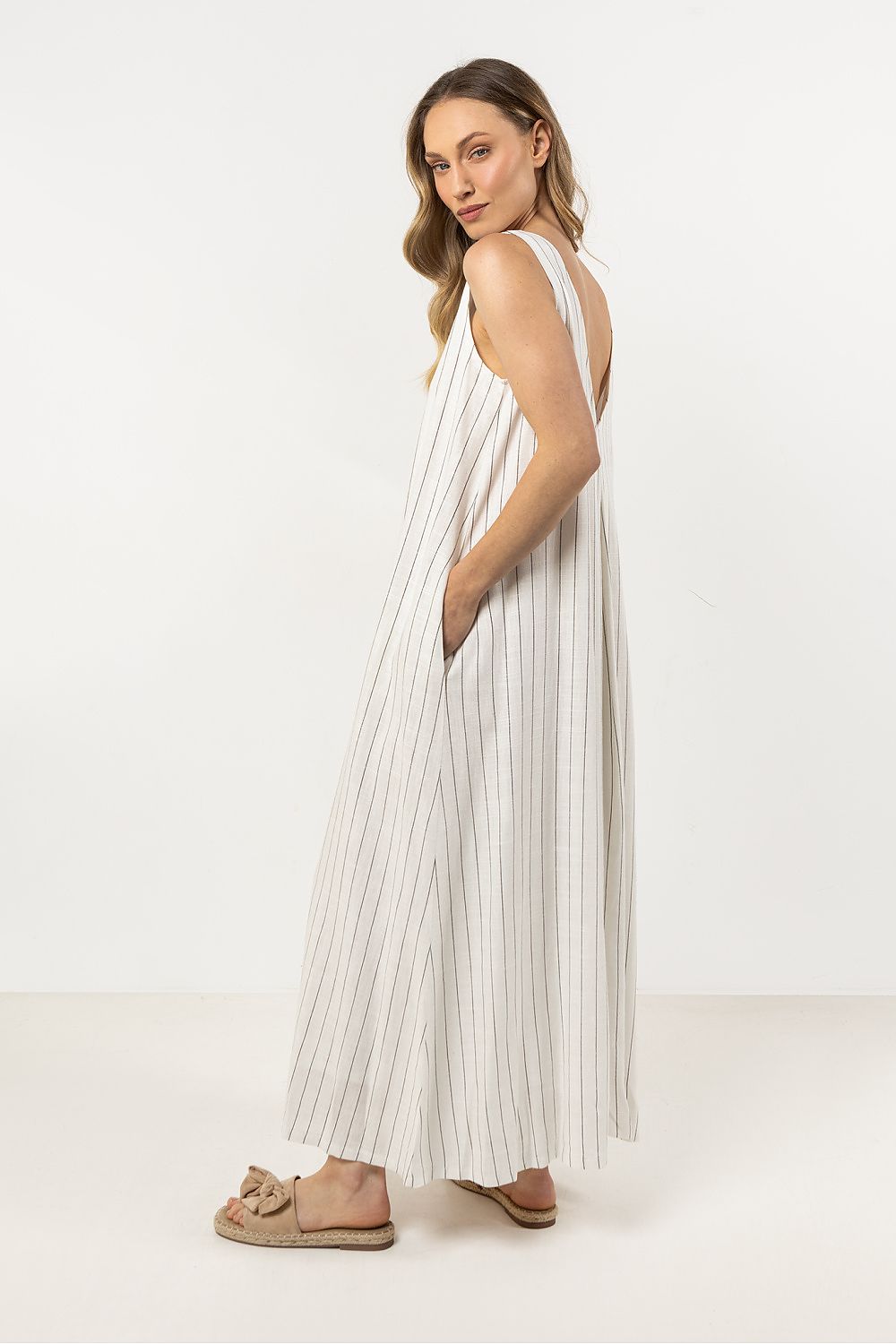  Vestito da giorno model 212183 awama 