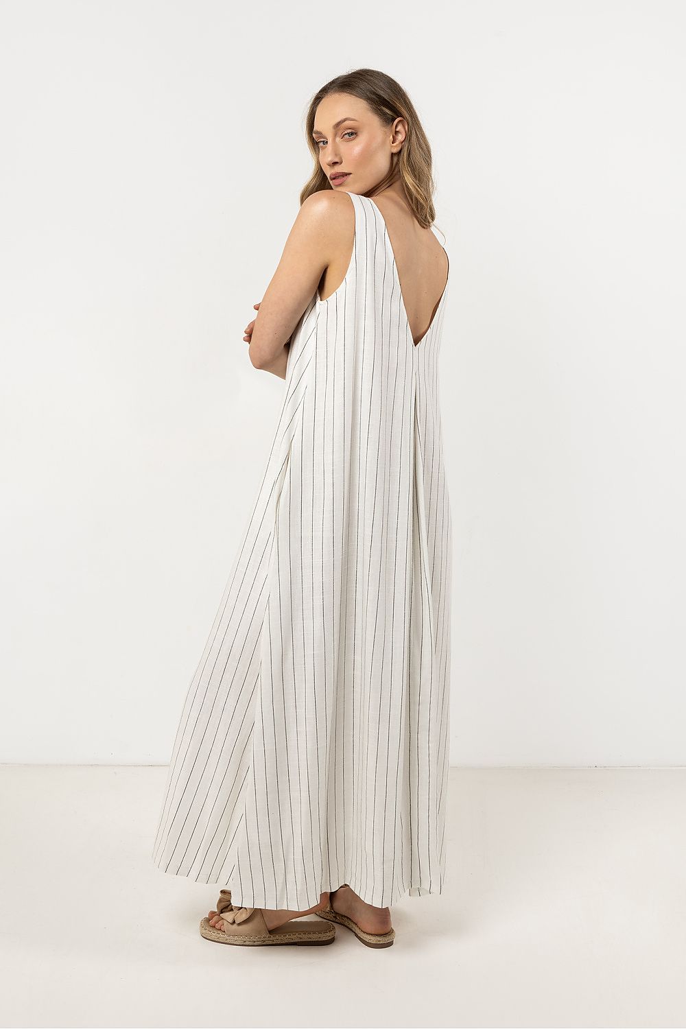  Vestito da giorno model 212183 awama 