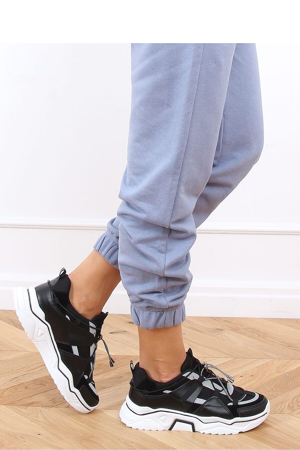  Scarpe sportive model 153135 Inello 